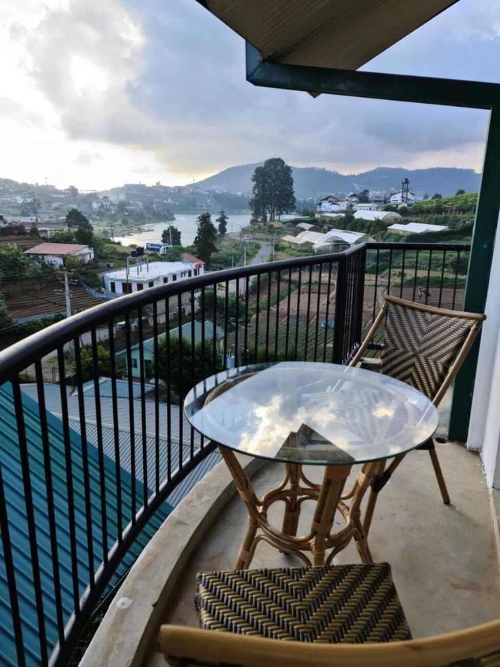 Lake Infinity Luxury Condos ヌワラ・エリヤ エクステリア 写真